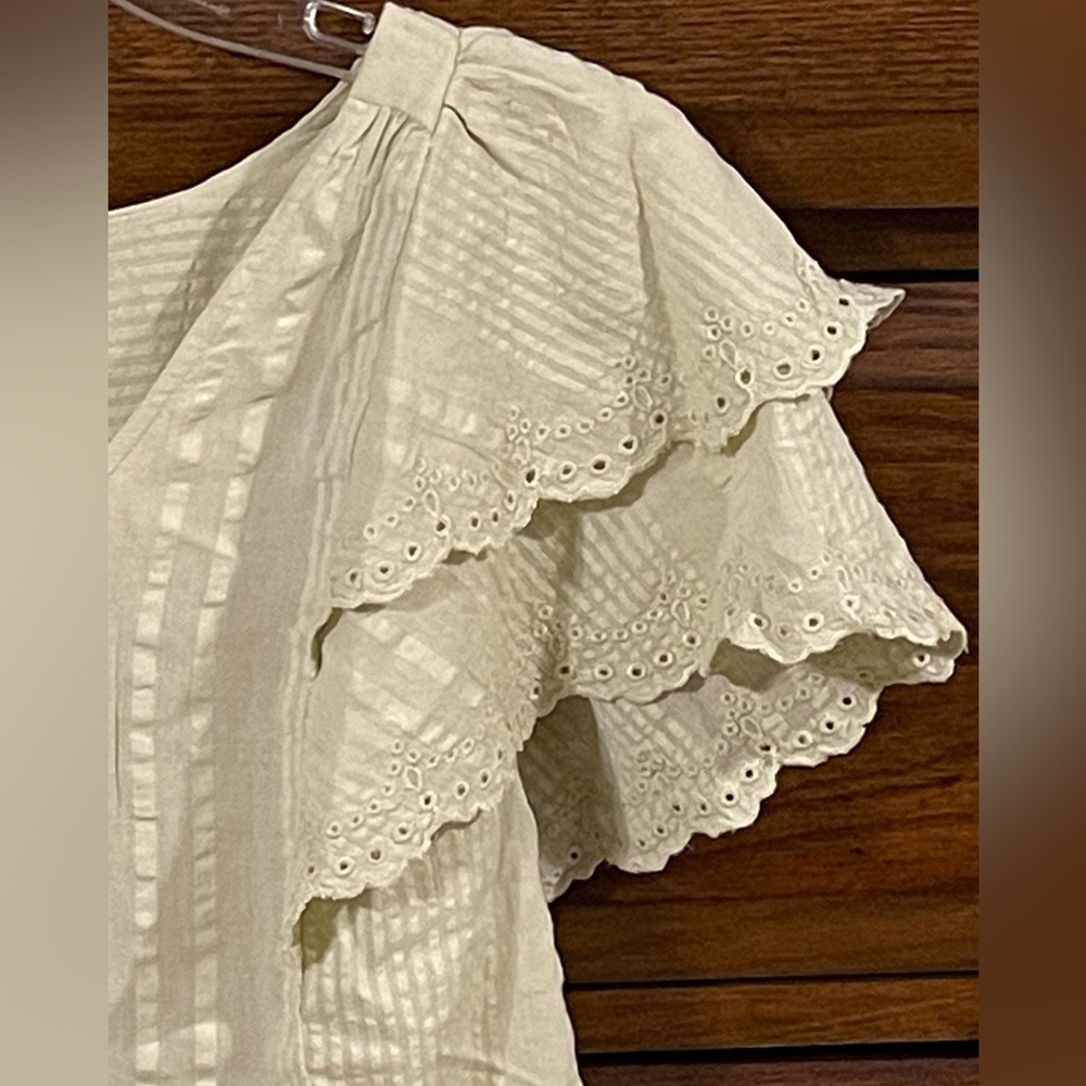 Loft Ruffle Sleeve Eyelet Top size XS - Picture 2 of 9